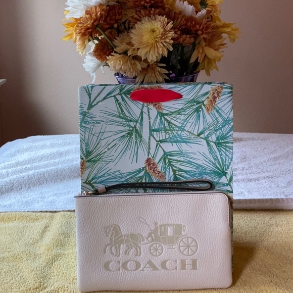 🐴 COACH LARGE CORNER WRISTLET WITH HORSE AND CARRIAGE 🐴 - Picture 10 of 16